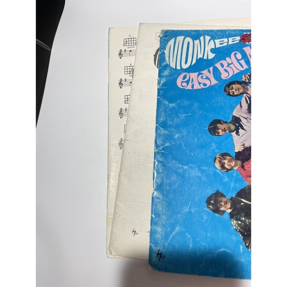 The Monkees Easy Big Note Guitar Book 1 VTG Sheet Music - Picture 2 of 4